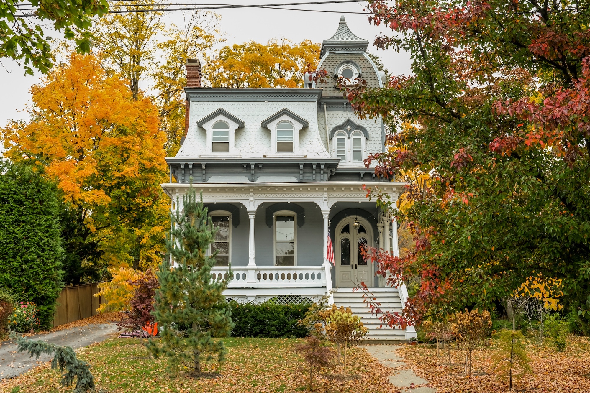 Victorian homes on a tree-lined street in the Shadyside neighborhood of Pittsburgh